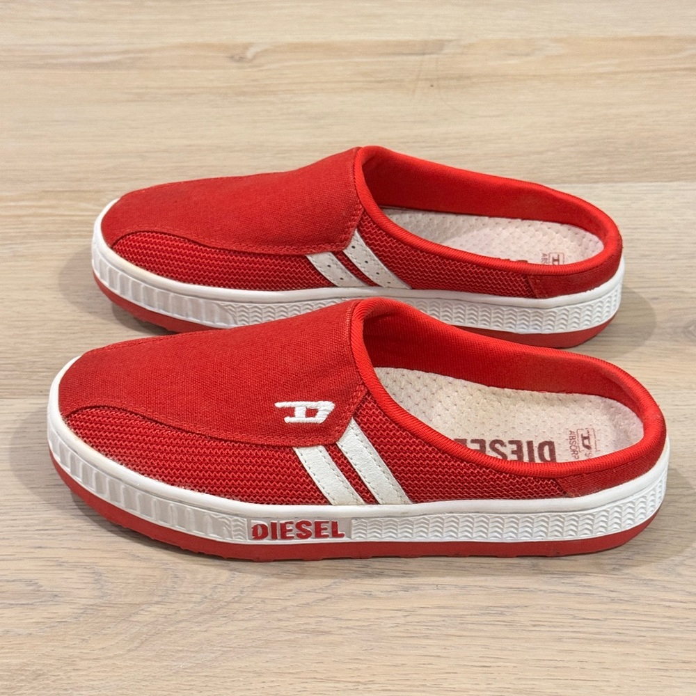 Diesel Red and White Mules